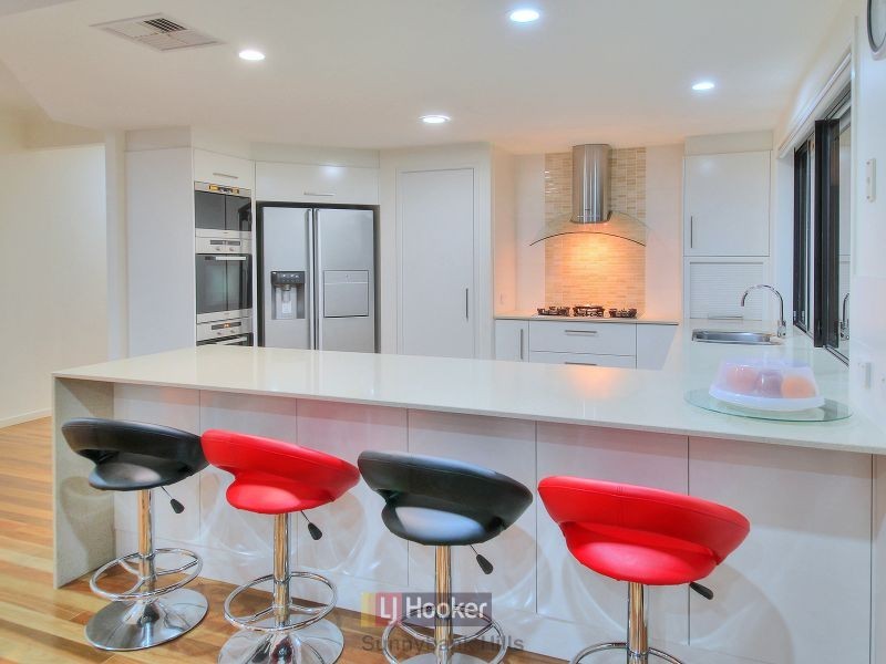 11 Spruce Bark Court, Stretton QLD 4116