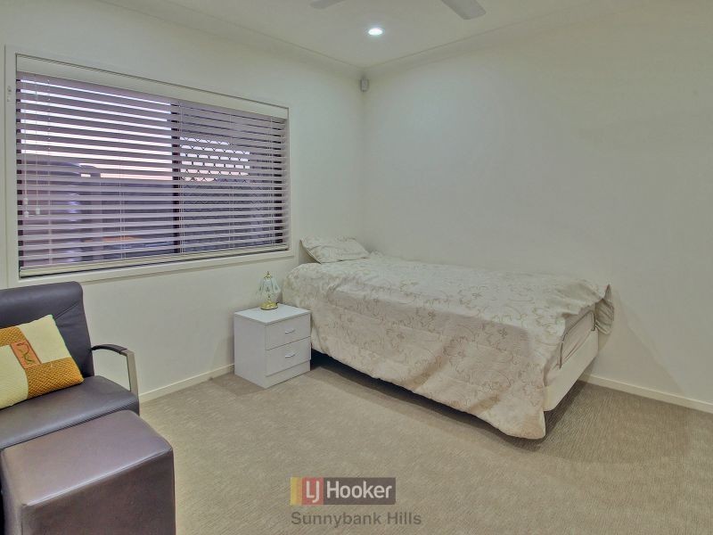 11 Spruce Bark Court, Stretton QLD 4116