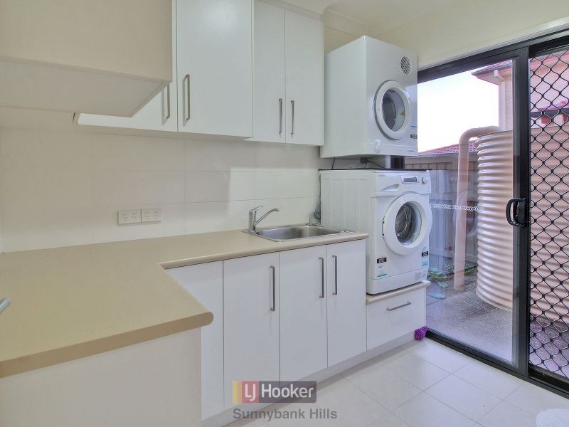 11 Spruce Bark Court, Stretton QLD 4116