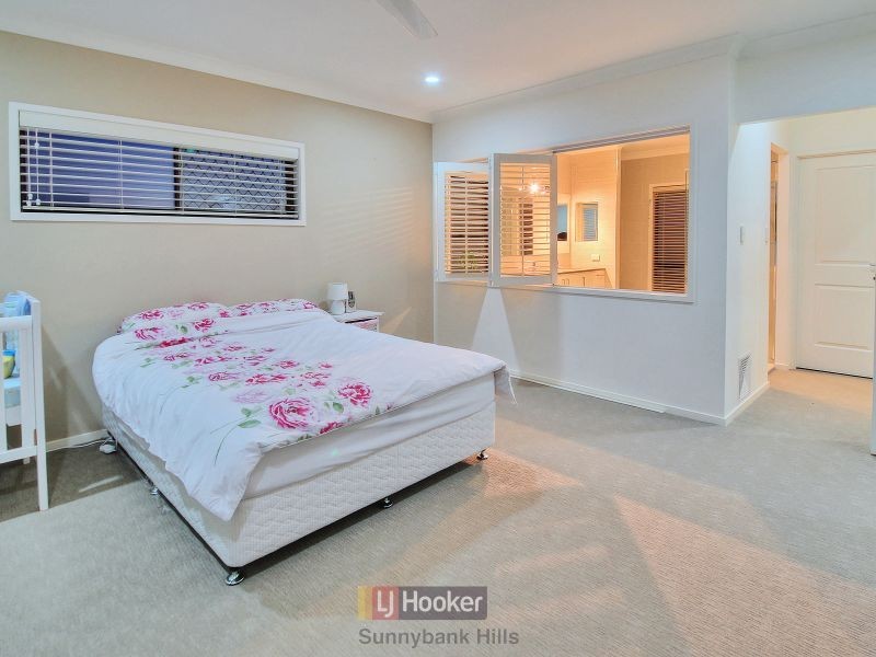 11 Spruce Bark Court, Stretton QLD 4116