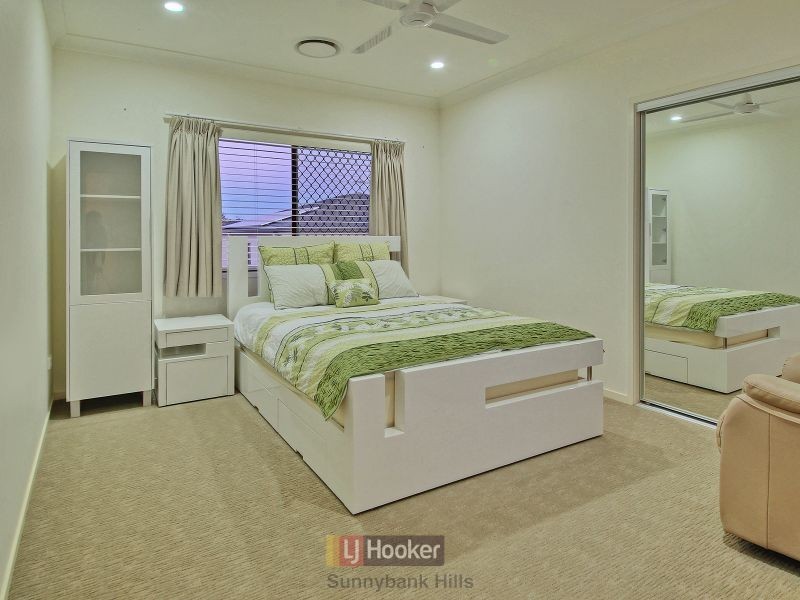 11 Spruce Bark Court, Stretton QLD 4116