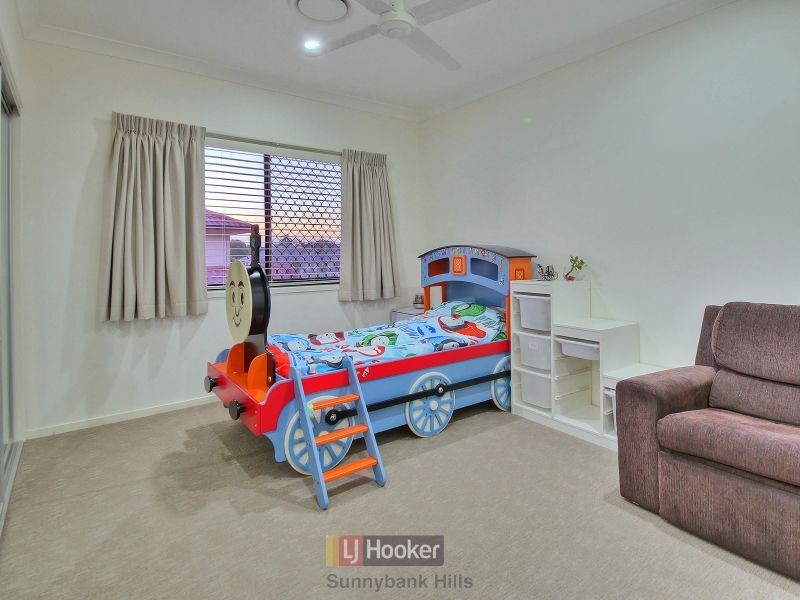 11 Spruce Bark Court, Stretton QLD 4116