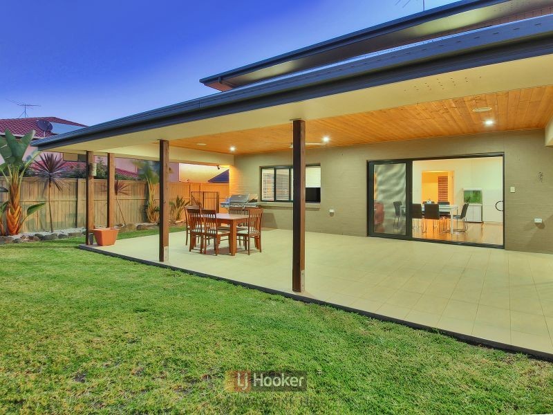 11 Spruce Bark Court, Stretton QLD 4116