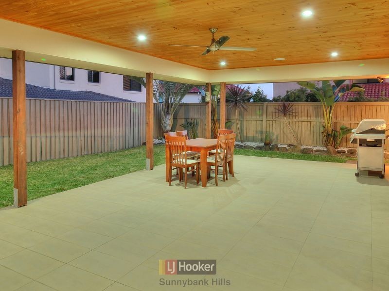 11 Spruce Bark Court, Stretton QLD 4116