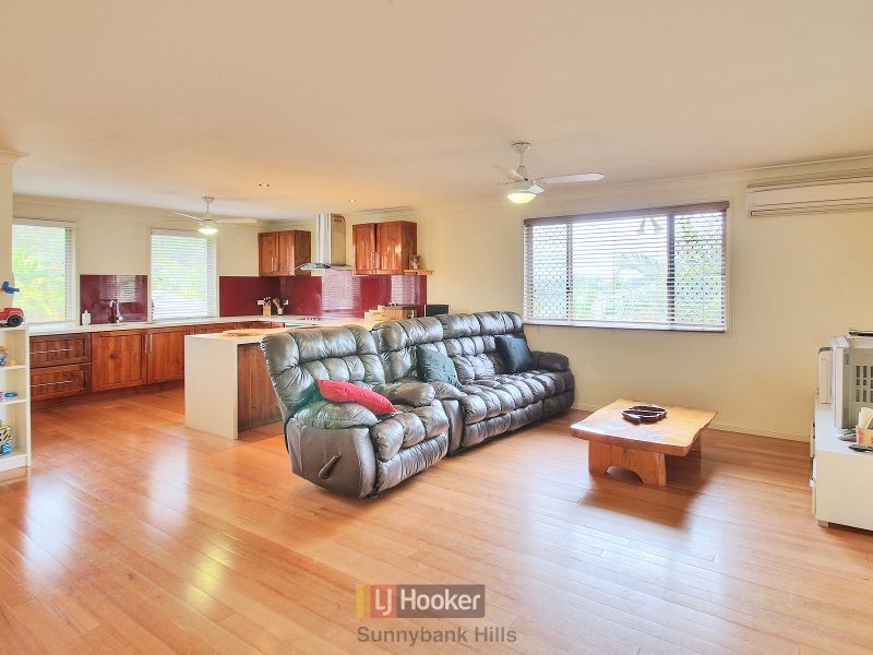 16 Raincliffe Place, Calamvale QLD 4116