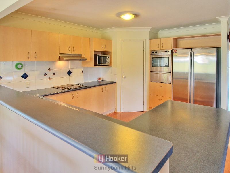 16 Raincliffe Place, Calamvale QLD 4116