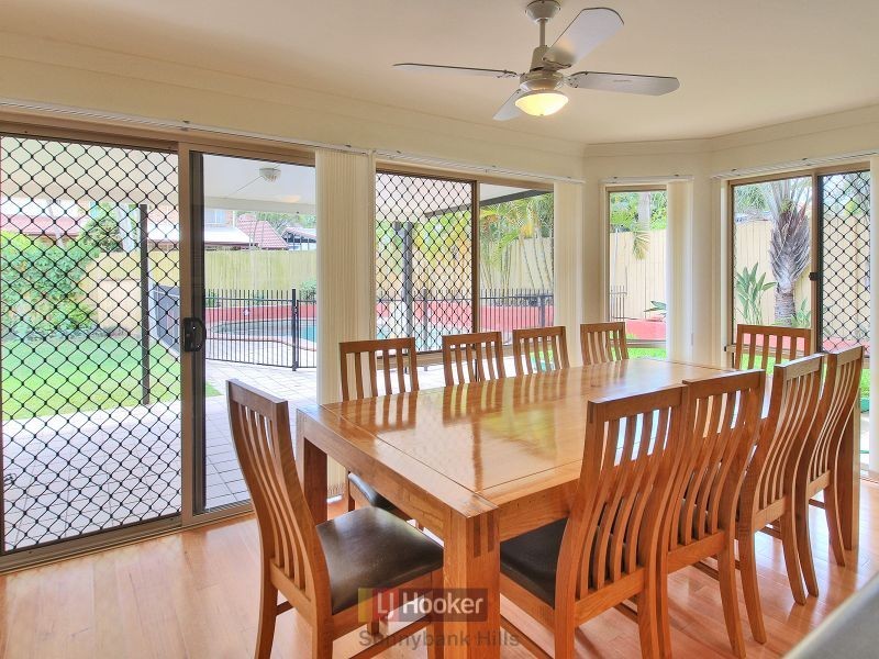 16 Raincliffe Place, Calamvale QLD 4116