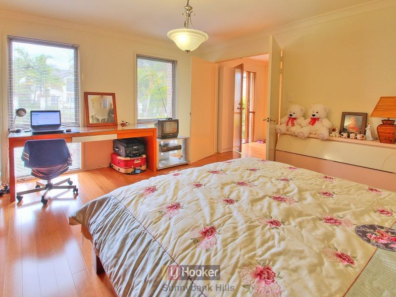 16 Raincliffe Place, Calamvale QLD 4116