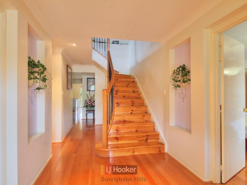 16 Raincliffe Place, Calamvale QLD 4116