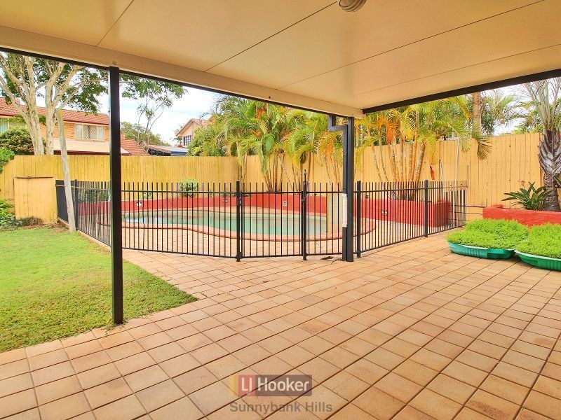 16 Raincliffe Place, Calamvale QLD 4116