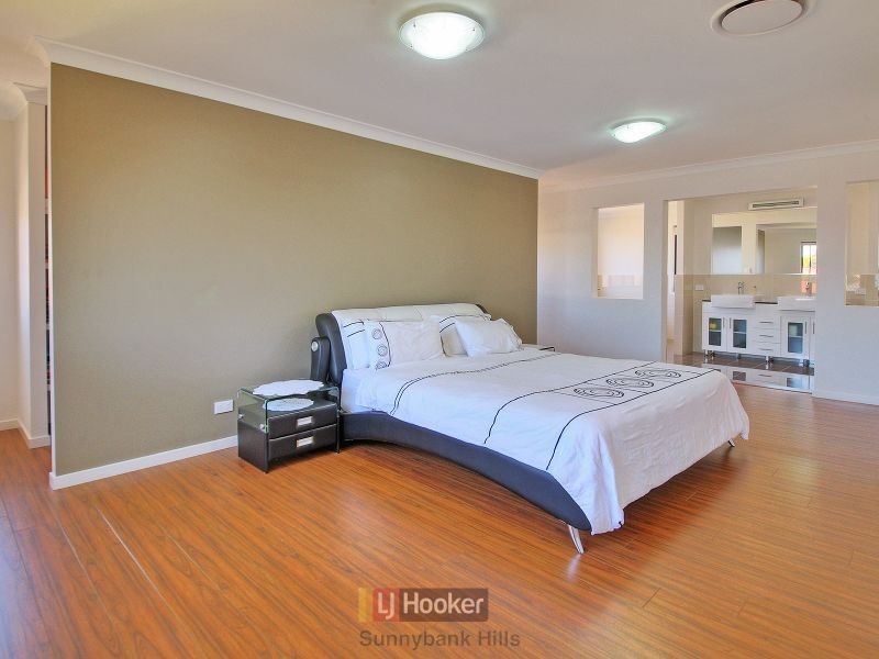 17 Southwalk Esplanade, Underwood QLD 4119