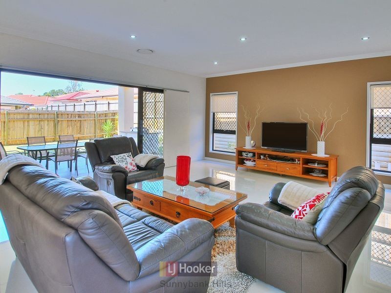 17 Southwalk Esplanade, Underwood QLD 4119