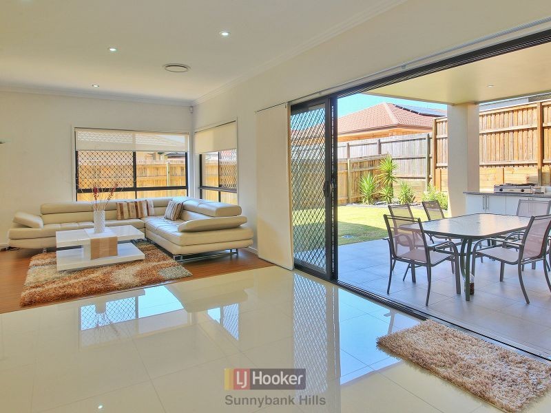 17 Southwalk Esplanade, Underwood QLD 4119