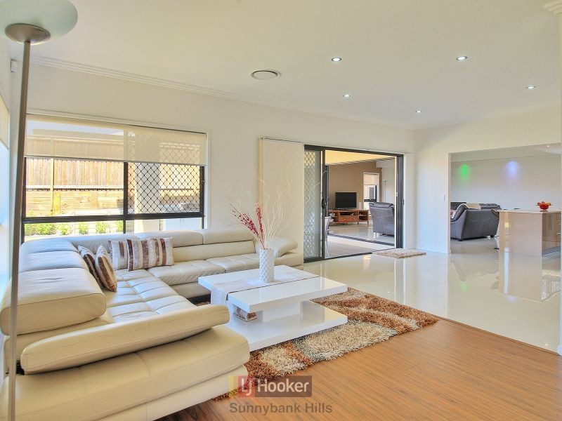 17 Southwalk Esplanade, Underwood QLD 4119