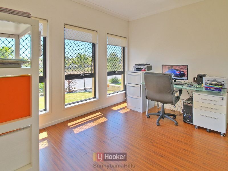 17 Southwalk Esplanade, Underwood QLD 4119