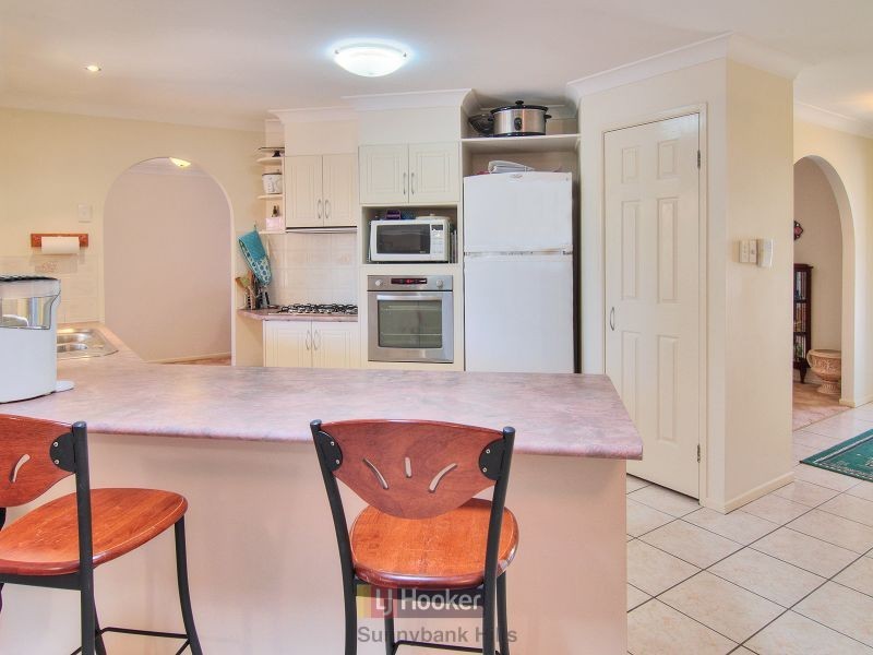 17 Shelduck Place, Calamvale QLD 4116
