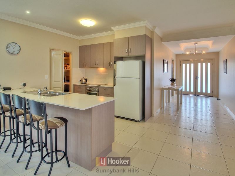 12 Walker Circuit, Eight Mile Plains QLD 4113