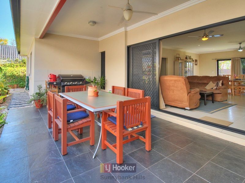 12 Walker Circuit, Eight Mile Plains QLD 4113