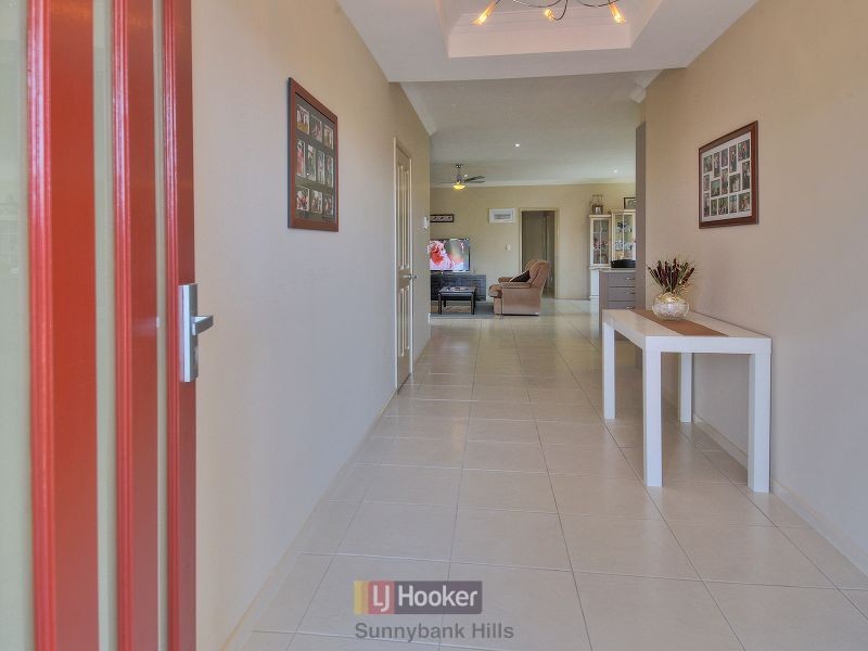 12 Walker Circuit, Eight Mile Plains QLD 4113