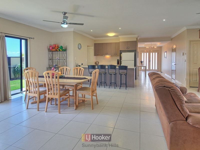 12 Walker Circuit, Eight Mile Plains QLD 4113