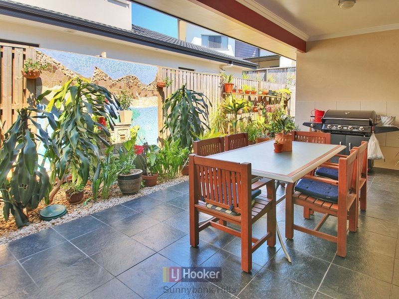 12 Walker Circuit, Eight Mile Plains QLD 4113