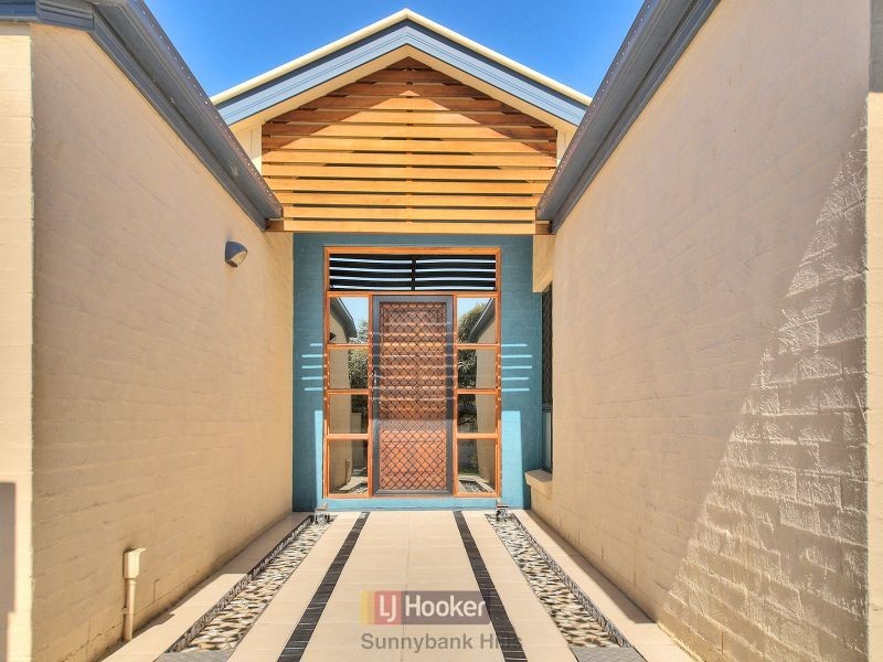 33 Juniper Circuit, Stretton QLD 4116