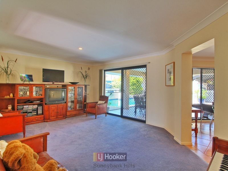 33 Juniper Circuit, Stretton QLD 4116