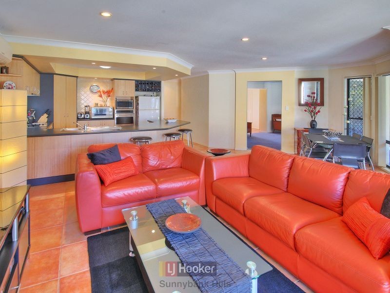 33 Juniper Circuit, Stretton QLD 4116