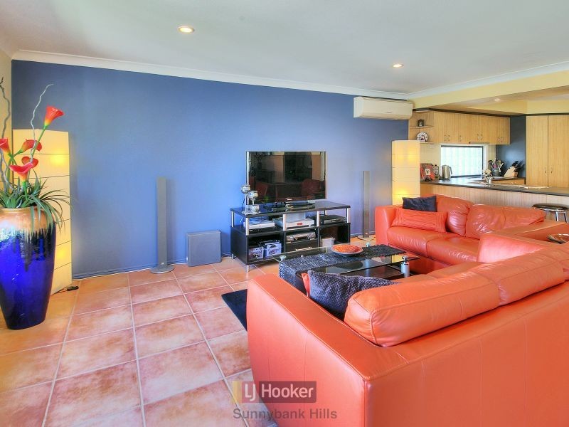 33 Juniper Circuit, Stretton QLD 4116