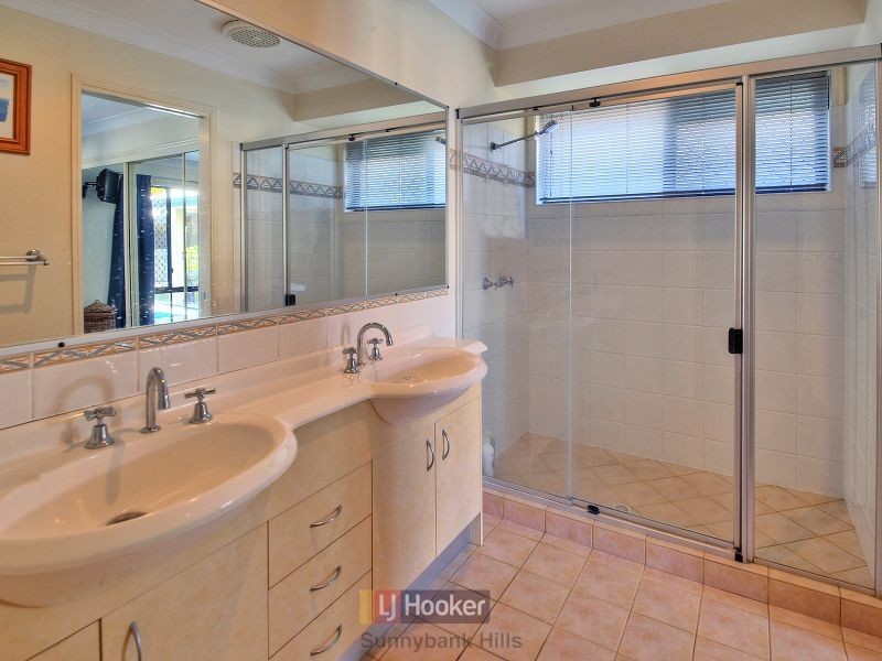 33 Juniper Circuit, Stretton QLD 4116