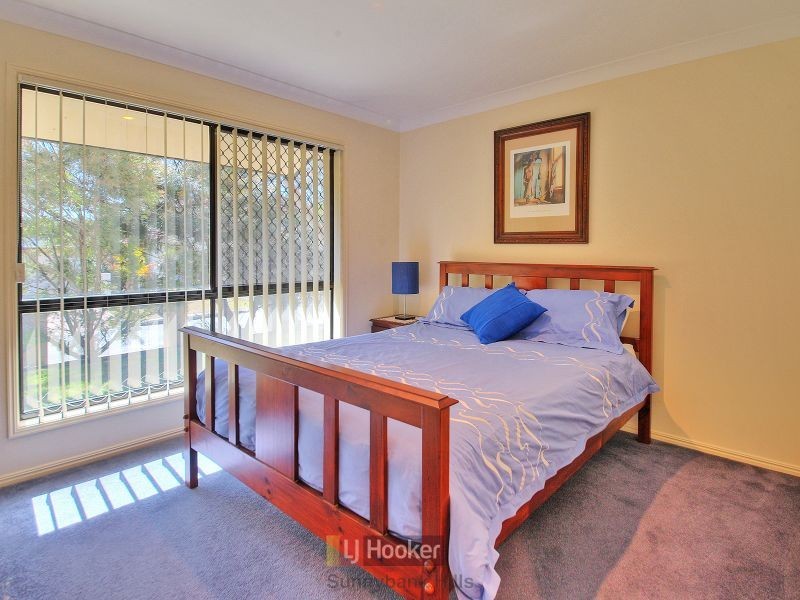 33 Juniper Circuit, Stretton QLD 4116