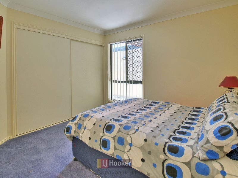 33 Juniper Circuit, Stretton QLD 4116