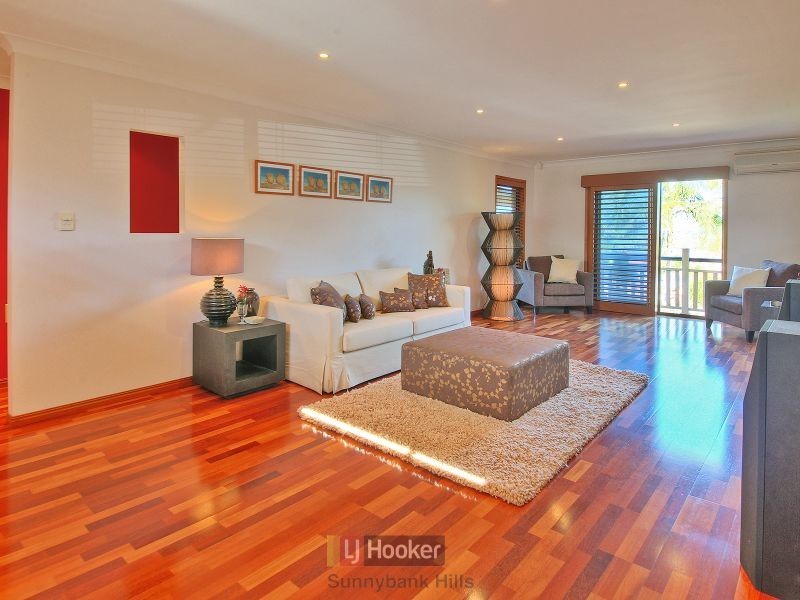 9 Hearnville Street, Robertson QLD 4109