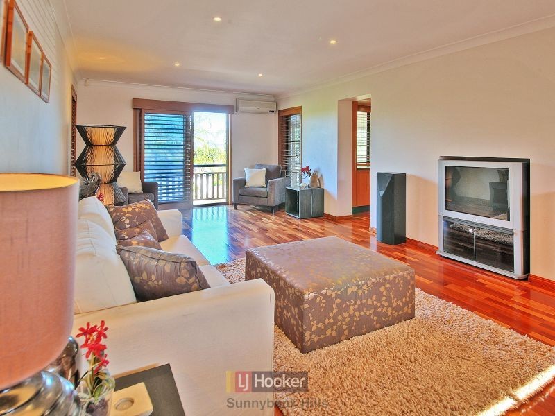 9 Hearnville Street, Robertson QLD 4109