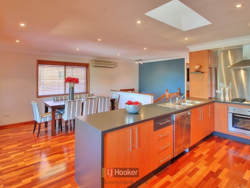 9 Hearnville Street, Robertson QLD 4109