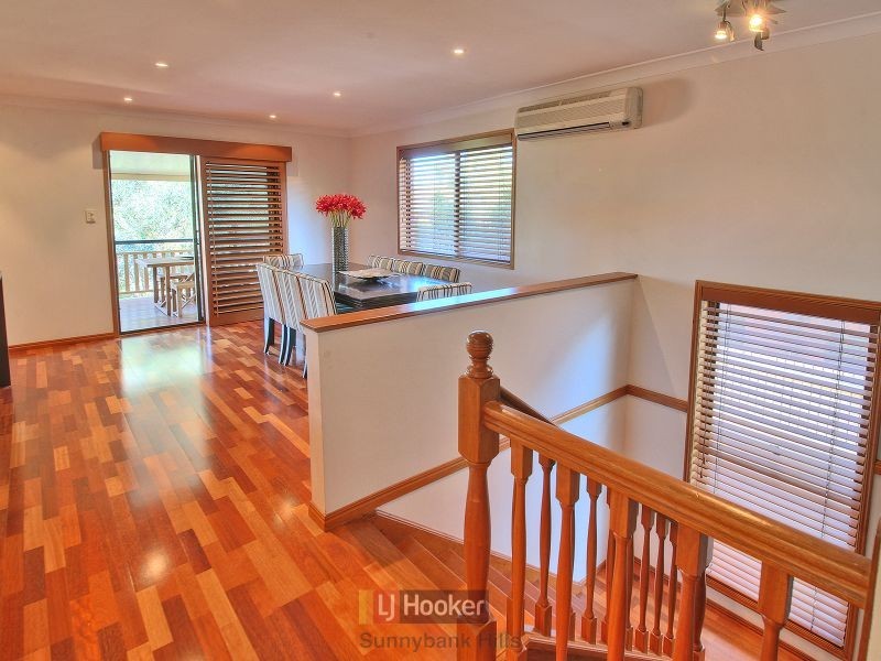 9 Hearnville Street, Robertson QLD 4109