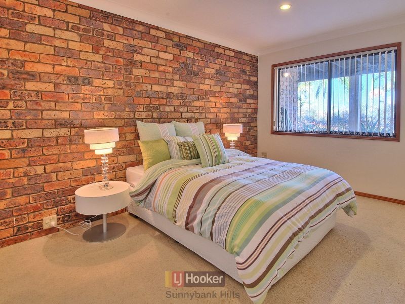 9 Hearnville Street, Robertson QLD 4109