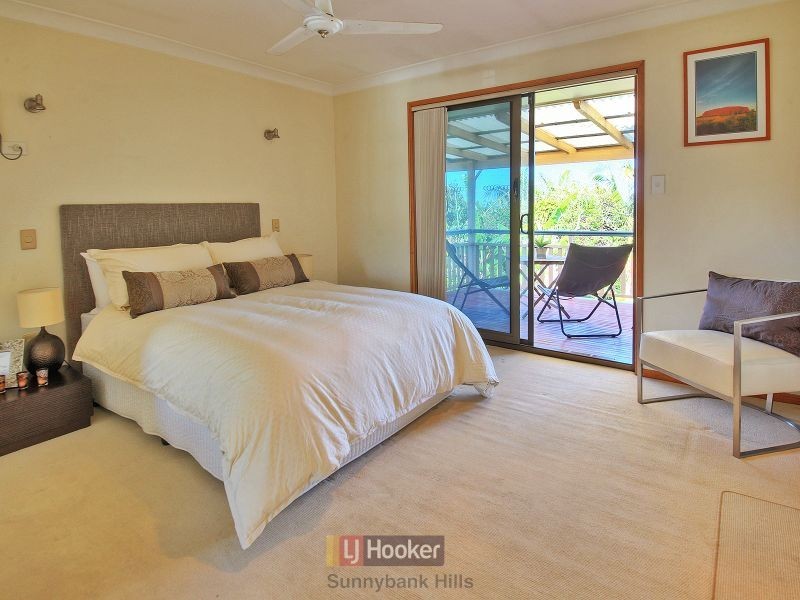 9 Hearnville Street, Robertson QLD 4109