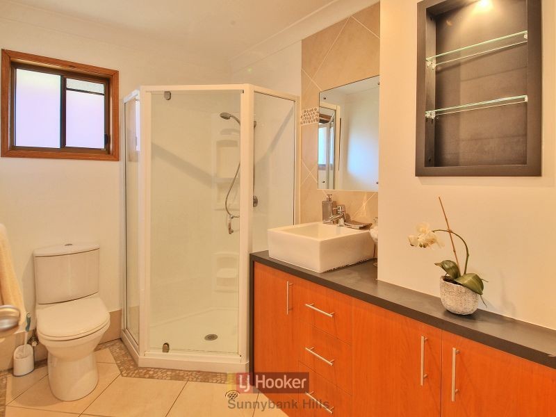 9 Hearnville Street, Robertson QLD 4109