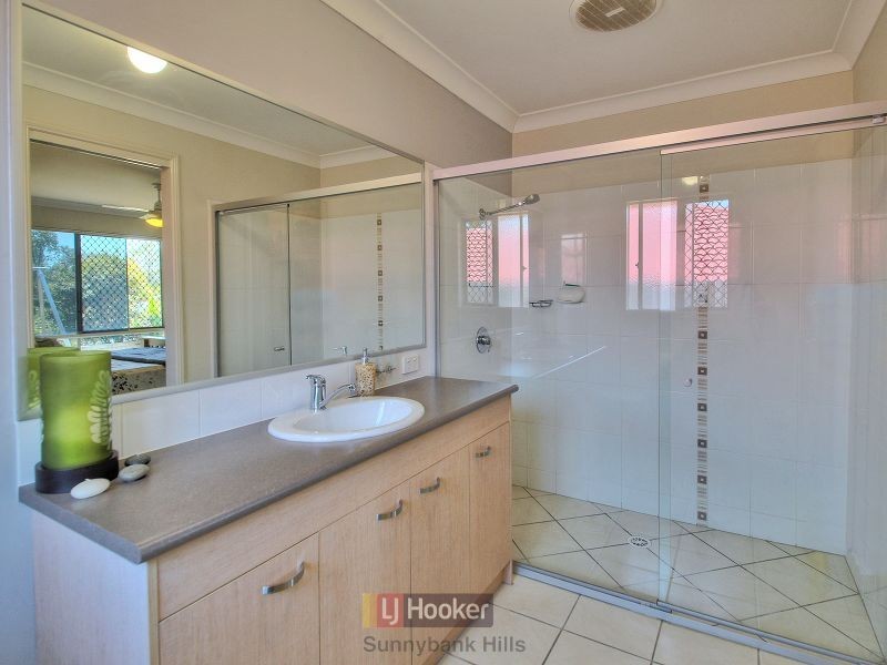 11 Henderson Crescent, Drewvale QLD 4116
