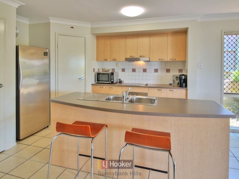 11 Henderson Crescent, Drewvale QLD 4116