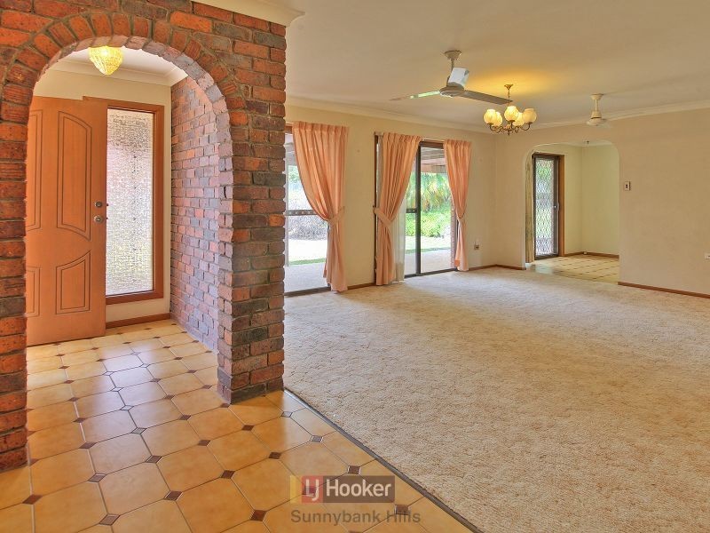 61 Honeywood Street, Sunnybank Hills QLD 4109