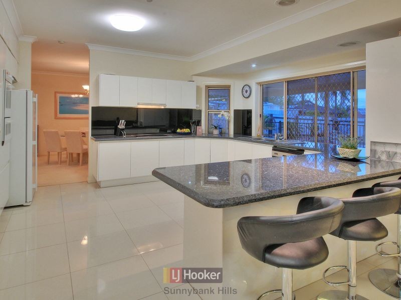 68 Casuarina Crescent, Calamvale QLD 4116