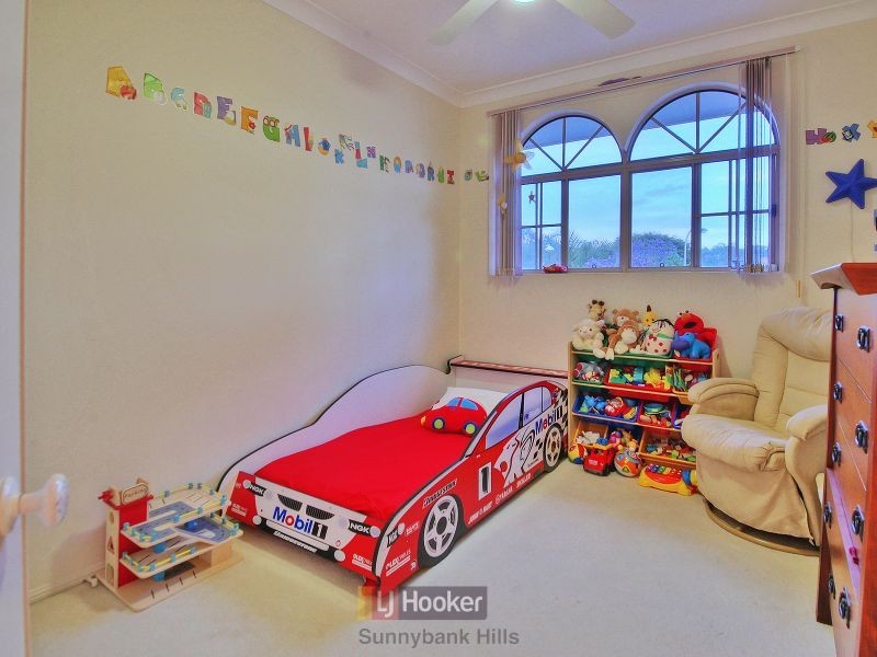 68 Casuarina Crescent, Calamvale QLD 4116