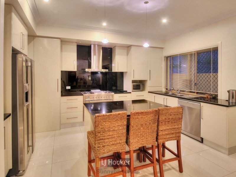 107 Hawthorn Circuit, Stretton QLD 4116