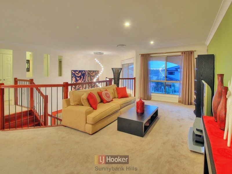107 Hawthorn Circuit, Stretton QLD 4116