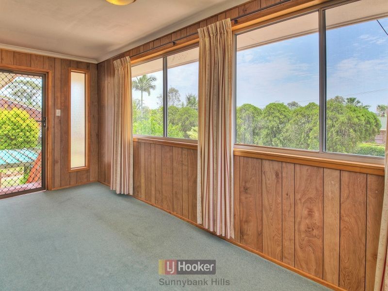 10 Lichen Court, Regents Park QLD 4118