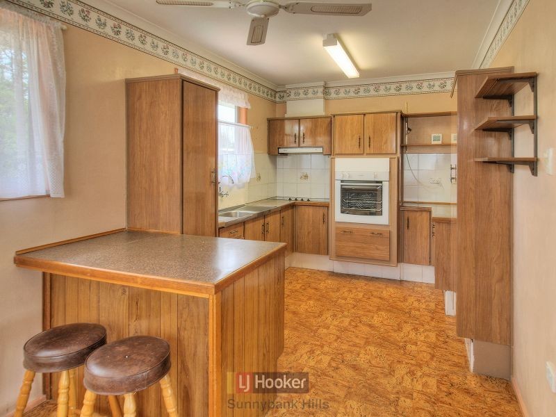 10 Lichen Court, Regents Park QLD 4118