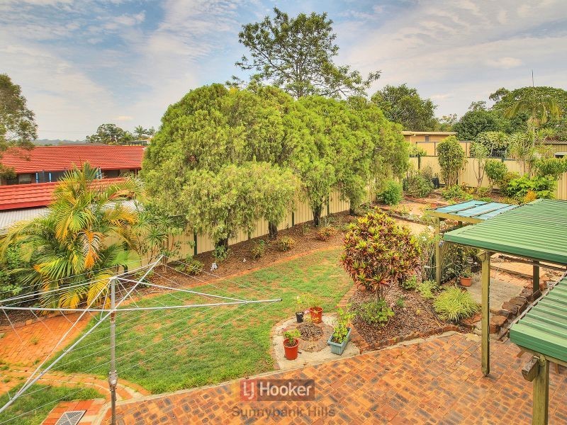 10 Lichen Court, Regents Park QLD 4118