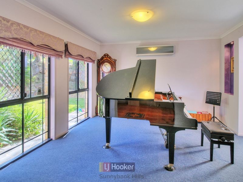 27 Rosemont Court, Underwood QLD 4119
